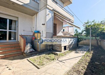 esterno - Villa a Schiera Via Puliche, Massa - foto 2