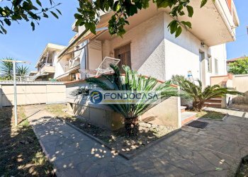 esterno - Villa a Schiera Via Puliche, Massa - foto 3