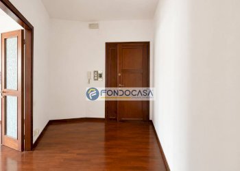 Ingresso - Three-room apartment Via Massimo d'azeglio, Carrara - photo 2