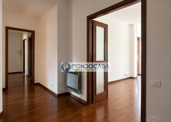 Ingresso - Three-room apartment Via Massimo d'azeglio, Carrara - photo 3