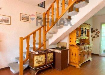 Scale - Terraced Villa Via Dante Alighieri
 
47, Carpineti - photo 9