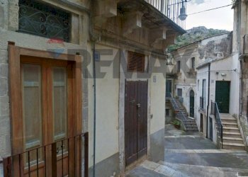 Edificio all\'aperto - Semi-detached house Corso Umberto I
 
31, Modica - photo 6