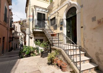 Edificio all\'aperto - Casa semi indipendente Corso Umberto I
31, Modica - foto 3