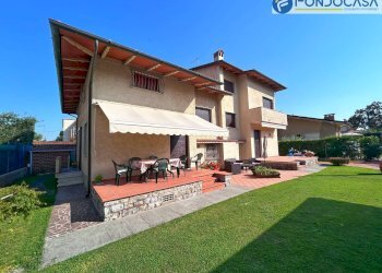 facciata - Villa Via Eritrea, Pietrasanta - foto 1