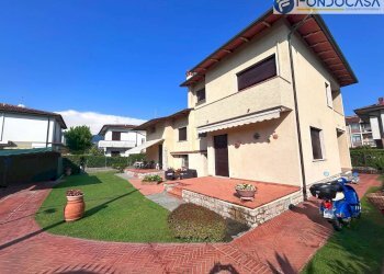 facciata - Villa Via Eritrea, Pietrasanta - foto 4