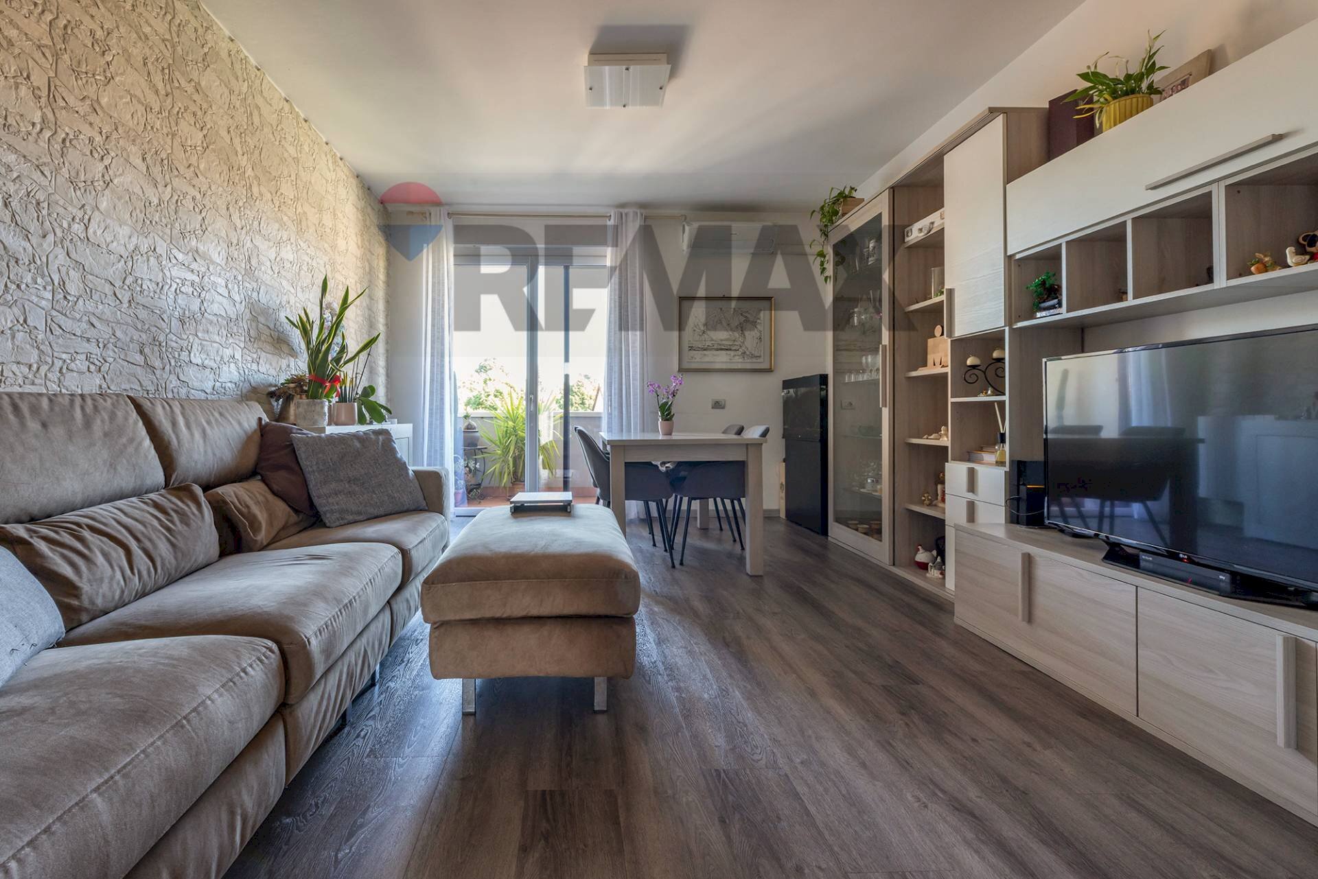 Sala da pranzo - Three-room apartment Via Lodi
32, Busto Arsizio - photo 2