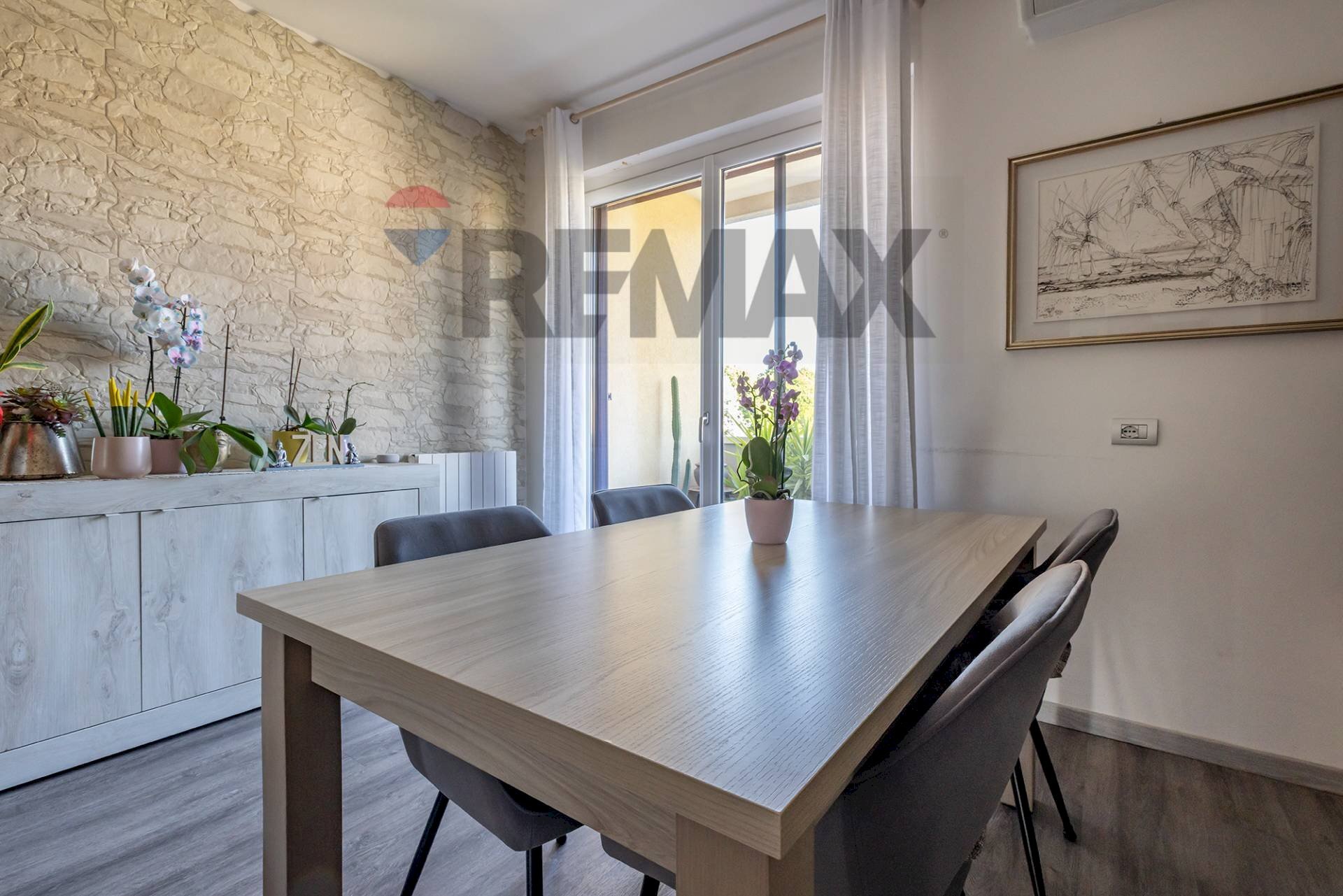 Sala da pranzo - Three-room apartment Via Lodi
32, Busto Arsizio - photo 3