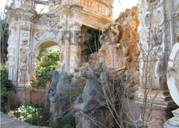 Edificio all\'aperto - Villa Via Santa Maria Di Gesu'
 
142, Palermo - photo 17