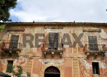 Edificio all\'aperto - Villa Via Santa Maria Di Gesu'
 
142, Palermo - photo 6