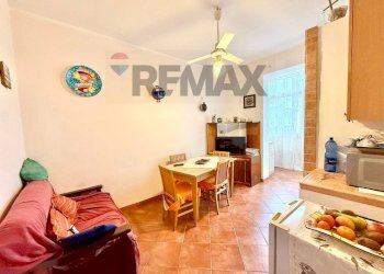 Sala da pranzo - Quadrilocale Via Tommaso Natale
 
7/C, Palermo - foto 7