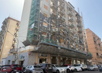 Edificio all\'aperto - Apartment Palermo - photo 32