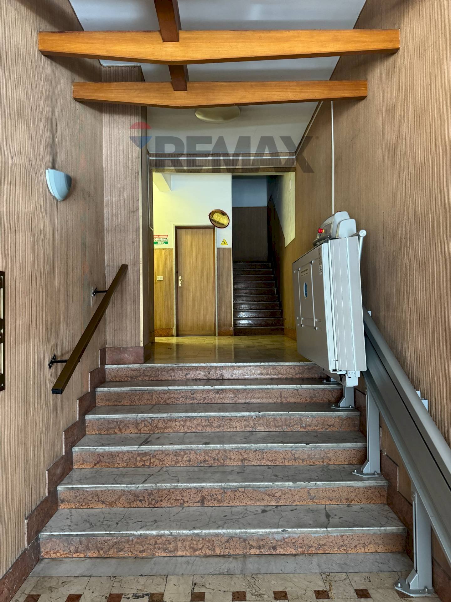 Ricezione / Lobby - Three-room apartment Via Alessandro Maria Calefati
272, Bari - photo 3