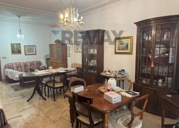 Sala da pranzo - Trilocale Via Alessandro Maria Calefati
 
272, Bari - foto 8