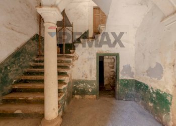 Scale - Independent house Via Maggiore
 
61, Bitonto - photo 2
