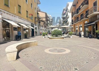 Edificio all\'aperto - Locale Commerciale CORSO MAZZINI
 
145/147, Cosenza - foto 5