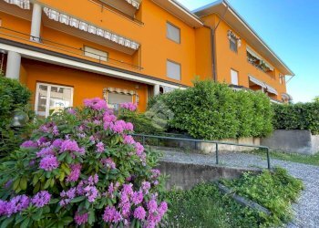 Three-room apartment Via Fratelli Cantoni, Oleggio - photo 1