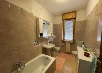 Three-room apartment Via Fratelli Cantoni, Oleggio - photo 3