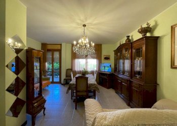 Three-room apartment Via Fratelli Cantoni, Oleggio - photo 7