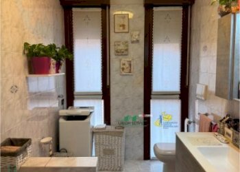 bagno principale.JPG - Appartamento Via Artemisia Gentileschi, Parma (zona Montanara) - foto 8