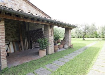 vendesi villetta con giardino luccaIMG_9856 - Villa Via Romana 914, Lucca - foto 1