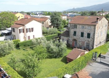 vendesi villetta con giardino luccaDJI_0379 - Villa Via Romana 914, Lucca - foto 5