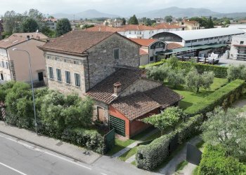 vendesi villetta con giardino luccaDJI_0380 - Villa Via Romana 914, Lucca - foto 6