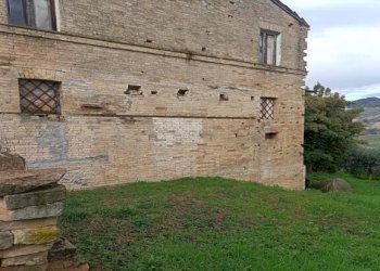 PORZIONE DI CASALE (8).jpg - Terreno agricolo Contrada Monte Aquilino, San Benedetto del Tronto - foto 12