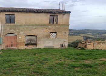 PORZIONE DI CASALE (3).jpg - Terreno agricolo Contrada Monte Aquilino, San Benedetto del Tronto - foto 18