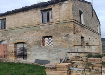 PORZIONE DI CASALE (14).jpg - Terreno agricolo Contrada Monte Aquilino, San Benedetto del Tronto - foto 19