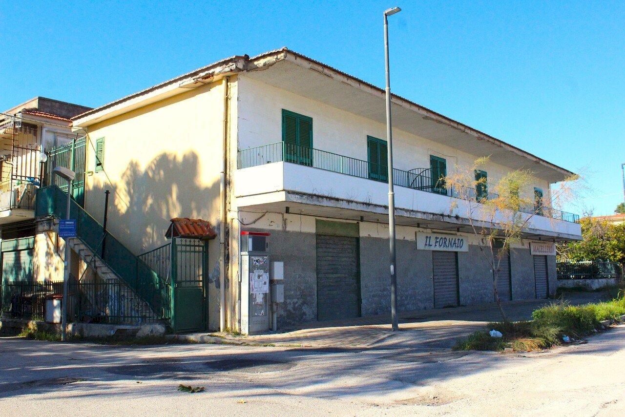 esterno.JPG - Three-room apartment Viale Michelangelo Buonarroti 42, Castel Volturno - photo 1
