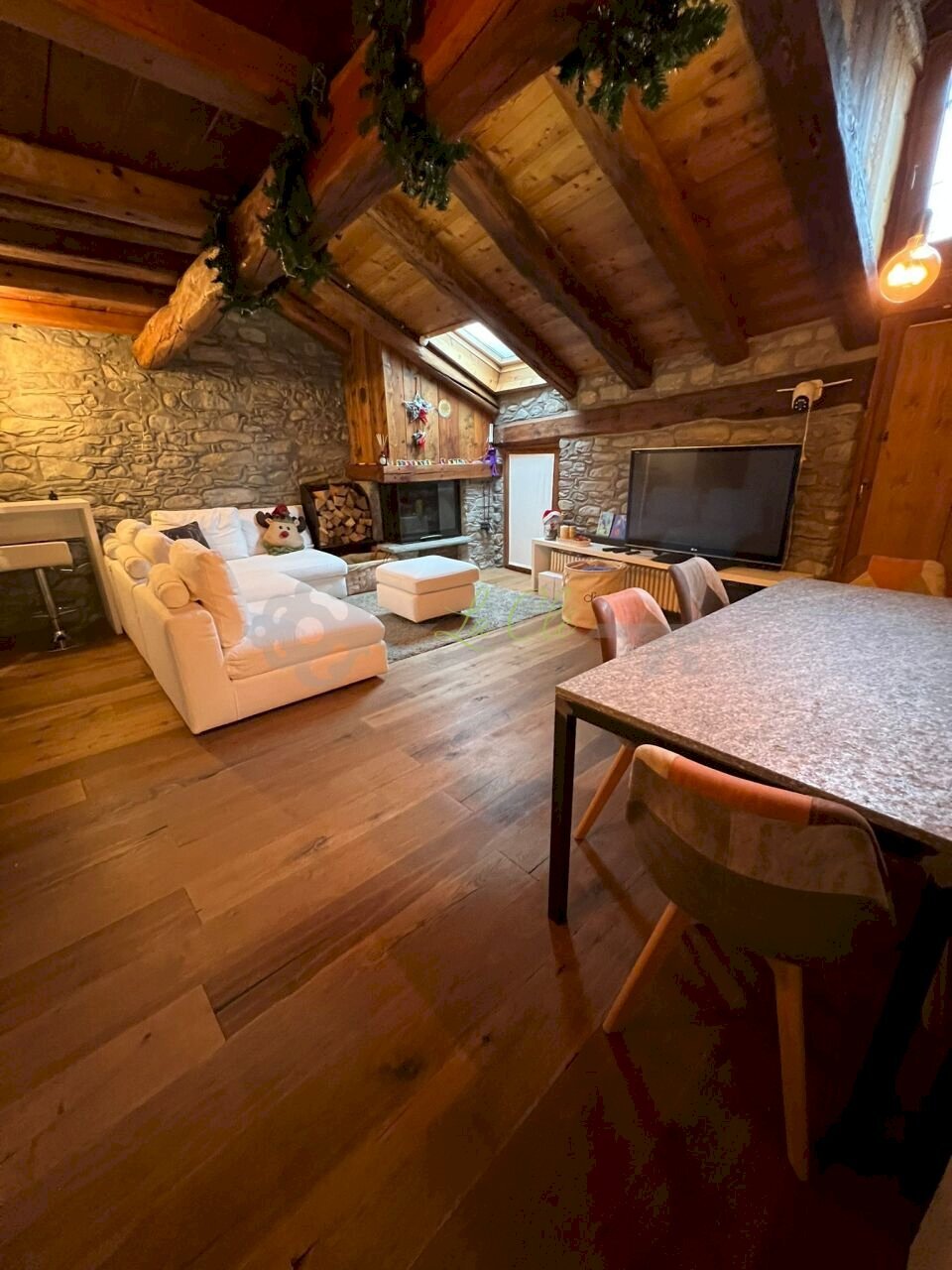 VENDITA COURMAYEUR - SOGGIORNO CON ZONA PRANZO E C - Appartamento Courmayeur - foto 2