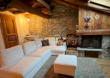 VENDITA COURMAYEUR - SOGGIORNO CON ZONA PRANZO E C - Appartamento Courmayeur - foto 1