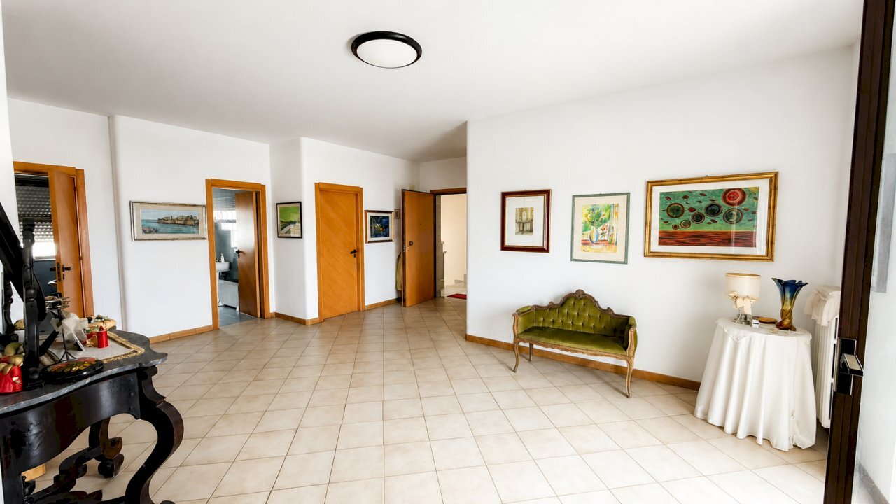 soggiorno - Four-room apartment Strada Privata Ludovico Ariosto 7, Monopoli - photo 3
