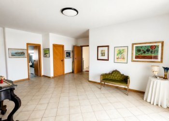 soggiorno - Four-room apartment Strada Privata Ludovico Ariosto 7, Monopoli - photo 3
