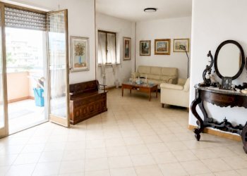 soggiorno - Four-room apartment Strada Privata Ludovico Ariosto 7, Monopoli - photo 4