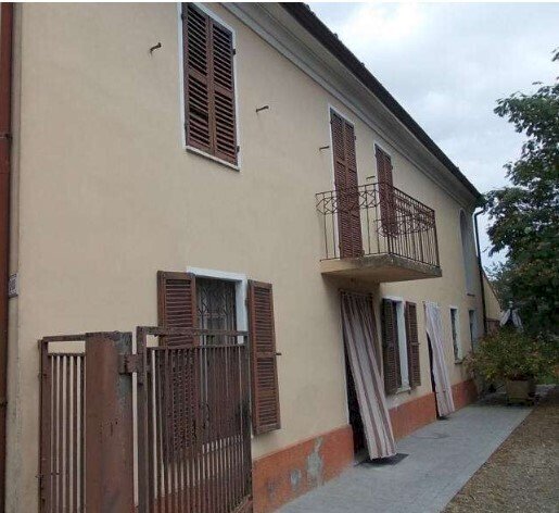 1 - Portion of a house at auction Strada Canale 91, Castellazzo Bormida - photo 1