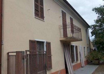 1 - Portion of a house at auction Strada Canale 91, Castellazzo Bormida - photo 1