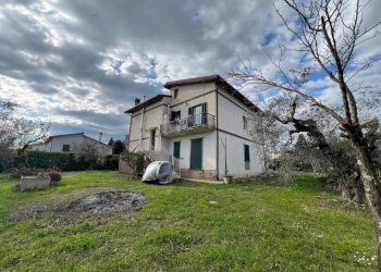 WhatsApp Image 2026-05-25 at 10.30.38 (18) - Villa Fiano Romano - foto 19