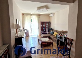 12 - Four-room apartment Via Edoardo Nicolardi 2, Napoli (neighborhood Colli Aminei) - photo 3