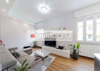 Portion of a house Concorezzo - photo 3