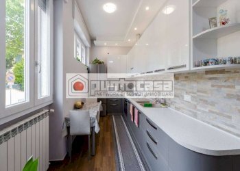 Portion of a house Concorezzo - photo 7