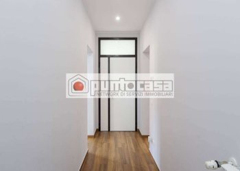 Portion of a house Concorezzo - photo 14