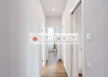 Portion of a house Concorezzo - photo 15