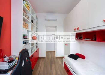 Portion of a house Concorezzo - photo 17