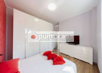 Portion of a house Concorezzo - photo 21