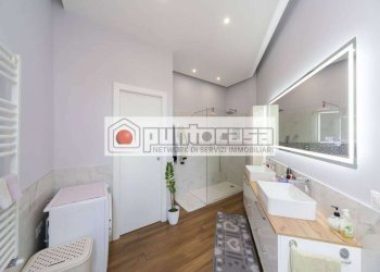 Portion of a house Concorezzo - photo 24