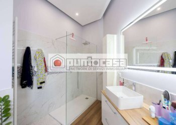 Portion of a house Concorezzo - photo 28