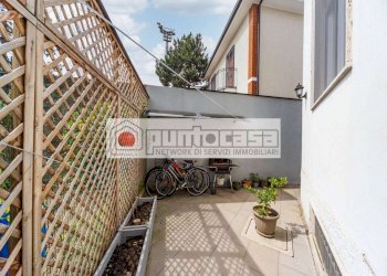 Portion of a house Concorezzo - photo 32