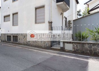 Portion of a house Concorezzo - photo 38
