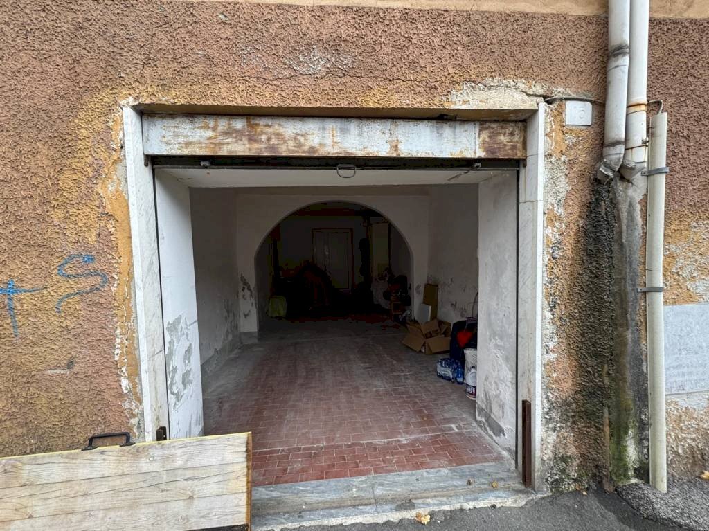 Warehouse Genova (neighborhood Sampierdarena) - photo 3